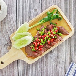 ยำเนื้อย่าง