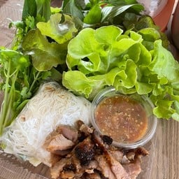 กูหิว (เมี่ยงหมู&แมลงทอด) บ้านฉาง