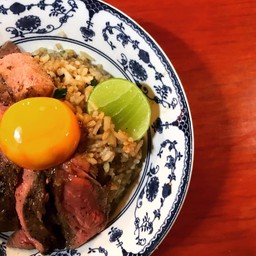 ข้าวผัดมันเนื้อเซอลอยน์โคขุน