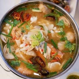 ต้มยำมั่วรวมมิตรทะเล