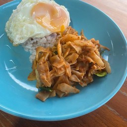 ข้าวพริกแกงหน่อไม้ดอง