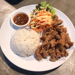 ข้าวหน้าสเต็กเนื้อสันนอกจิ้มแจ่ว