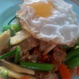 ก๋วยเตี๋ยวเรือแสนแซ่บ หน้าเซเว่น สาขาศรีสำราญ