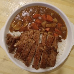 ข้าวหน้าแกงกระหรี่ หน้าสเต็กหมู