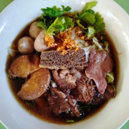 ร้านป้านวลก๋วยเตี๋ยวไส้ตุ๋น