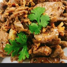 ข้าวหมูทอดกระเทียม