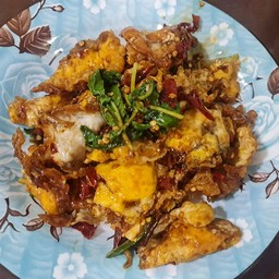 ข้าวกะเพราไข่ดาว