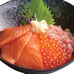 ข้าวหน้าปลาดิบ 3 อย่าง