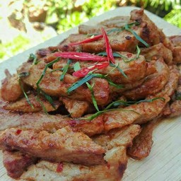 ข้าว+ผัดพริกแกงแดงคอหมูย่าง
