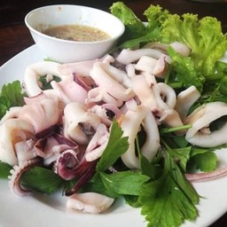 ปลาหมึกลวกจิ้ม