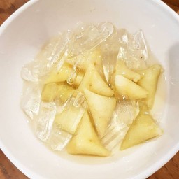 ข้าวต้มน้ำวุ้นน้ำเชื่อม