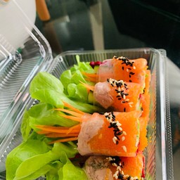 สลัดโรล ไข่กุ้งทูน่า