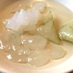 วุ้นมะพร้าวข้าวต้มลูกชิดน้ำเชื่อม