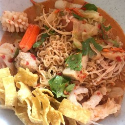 บ้านยำรสเด็ด & Smoothie อิสรภาพ 13