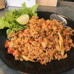 ข้าวผัดต้มยำเบคอน