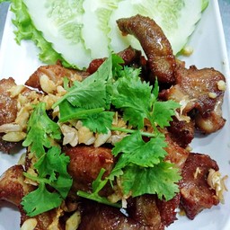 กรดูกอ่อนทอดกระเทียม