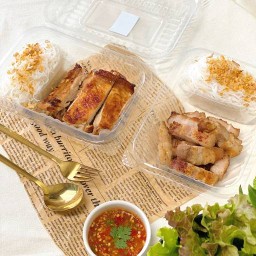 ตุนเสบียง ข้าวหมูย่าง ไก่ย่าง (คอนโด Proud lll )