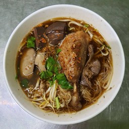 ก๋วยเตี๋ยวเป็ดตุ๋น