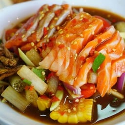 [อร่อยซ่ากับโค้ก] ตำแซลมอน +  โค้ก ออริจินัล (กระป๋อง) 