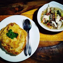 ข้าวไข่เจียว + ต้มยำไก่