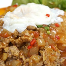 ราดหน้าเนื้อสับไข่ออนเซ็น