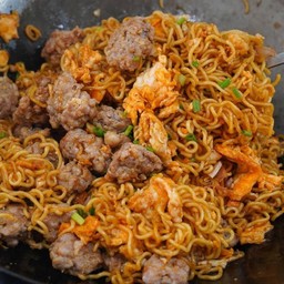 เมื่อซื้อผัดมาม่าหมูก้อนรสใดก็ได้ 2 กล่อง ปกติ 158 บาท ลดเหลือ 150 บาท!!