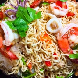 (ลด 20%)ยำมาม่าทะเล