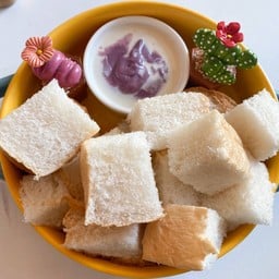 ขนมปังนึ่งสังขยามันม่วง