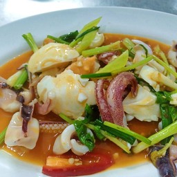 หมึกผัดไข่เค็ม
