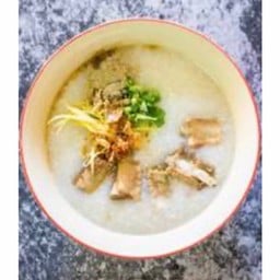 โจ๊กกระดูกหมูใส่ไข่