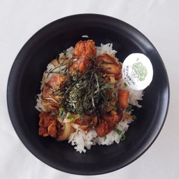 ข้าวหน้าไก่คาราเกะสไตล์ญี่ปุ่น Japanese style chicken karage with rice