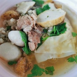 ร้านก๋วยเตี๋ยวป้าแขก