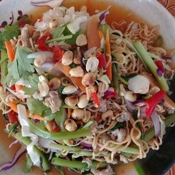 ยำมาม่ารวม