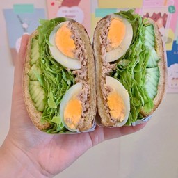แซนด์วิชทูน่าไข่ต้ม