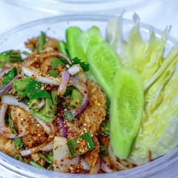 ยำไก่แซ่บ