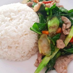 ข้าวคะน้าหมู Pork Kale Fried Rice