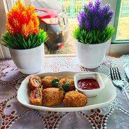 หมูทอดกรอบยัดไส้แฮมชีท