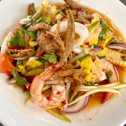ยำข้าวโพดกุ้งสด 