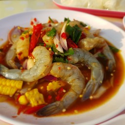 ยำกุ้งสด