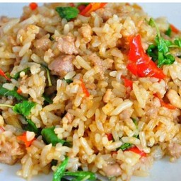 ข้าวคลุกกะเพรากุ้ง