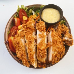 สลัดไก่กรอบ