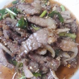 ยําน้ำตกเนื้อ