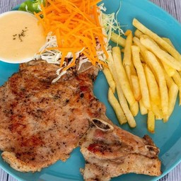สเต๊กพอร์คชอปพริกไทยดำ