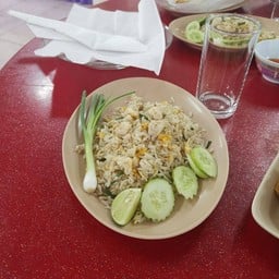 ข้าวผัดปู&เนื้อย่างหน้ากรมชล