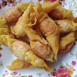 เกี๊ยวไส้กรอก