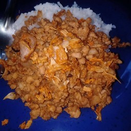 หมูสับ+หมูชิ้นทอดกระเทียมราดข้าว