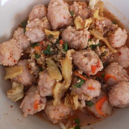 ก๋วยเตี๋ยวหมูเด้งต้มยำ