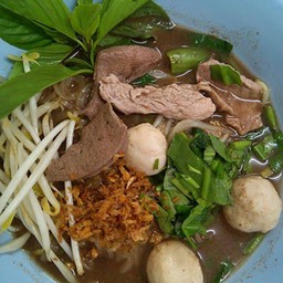 ก๋วยเตี๋ยวน้ำตกหมู