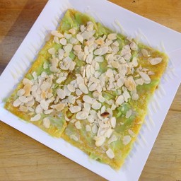 โรตีสังขยาใบเตย+อัลมอนด์