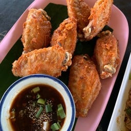 ปีกไก่ทอด